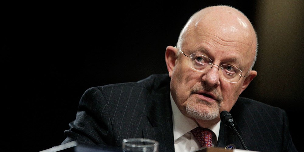 O diretor nacional de Inteligência do governo dos Estados Unidos, James Clapper, afirmou nessa terça-feira, 9, que Cuba se prepara para uma "provável transição presidencial em 2018"; "Os líderes cubanos permanecerão focados em preservar o controle político (do país) enquanto se preparam para uma provável transição presidencial em 2018", disse; presidente Raúl Castro começou em 2013 seu segundo mandato de cinco anos, que deve terminar em 2018; previsão dos Estados Unidos confirma declaração recente do ex-presidente do Uruguai, José Mujica, que afirmou que o irmão e sucessor de Fidel Castro já tomou a decisão de deixar o cargo
