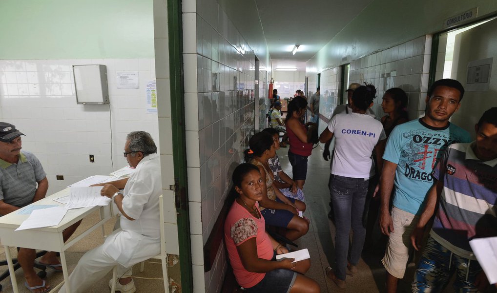 Um balanço divulgado pela Prefeitura do Rio apontou que a Secretaria Municipal de Saúde (SMS) atendeu, durante todo o carnaval e pré-carnaval, 2.621 foliões nos blocos de rua, no Sambódromo e no Terreirão do Samba; as principais causas de atendimento foram mal estar e desidratação provocados pelo calor; no mesmo período do ano passado, foram realizados 1.649 atendimentos nos nove postos de saúde do Sambódromo; o carnaval de rua contabilizou 643 foliões atendidos desde o dia 23/01; destes, 45 foram transferidos para hospitais