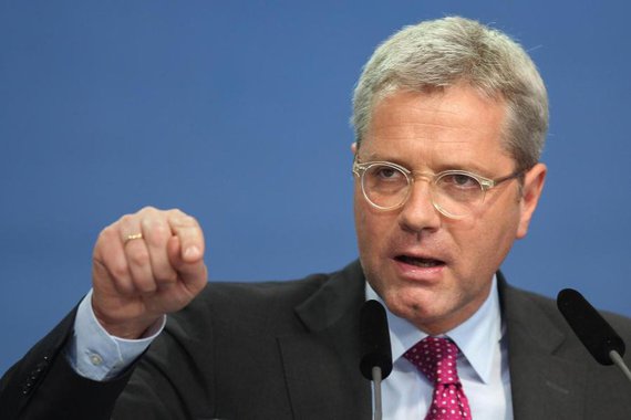 "Eu acho que a Rússia ganhou a supremacia na região e isso é, em medidas históricas, uma novidade. E eles fizeram isso pelo uso da força armada", disse o chefe do Comitê para Assuntos Estrangeiros no Parlamento alemão e aliado da chanceler alemã Angela Merkel, Norbert Roettgen; ele também demonstrou ceticismo sobre a possibilidade de Moscou respeitar um plano de trégua para a Síria, apesar de concordar com um "cessar de hostilidades" que deve começar dentro de uma semana