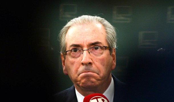 Presidente da Câmara recebeu notificação na manhã desta terça-feira 16 para se manifestar sobre o pedido apresentado pela Procuradoria Geral da República ao STF para que ele se afaste do cargo de deputado federal e das funções de presidente da Casa; Eduardo Cunha (PMDB-RJ), que ainda não se pronunciou sobre o assunto, possui um prazo de 10 dias para apresentar sua defesa