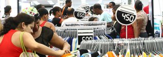 O levantamento feito pelo instituto mostra que, apesar da queda do PIB estimada em 4% em 2015, o pessimismo da população em relação à sua própria situação econômica e à do Brasil diminuiu entre o final do ano passado e agora; o Índice Datafolha de Confiança, que tem como base expectativas econômicas e pessoais, aumentou sete pontos, alcançando 87 pontos; mesmo abaixo de 100 pontos, o que deixa o índice ainda no campo negativo, essa é a maior taxa desde dezembro de 2014, quando alcançou 121 pontos
