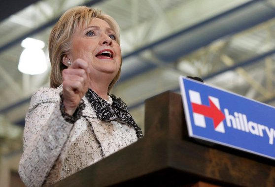 As sondagens divulgadas pelos meios de comunicação locais, após o fim da votação, dão "vitória fácil" a Hillary na Carolina do Sul, e seu adversário nesta corrida à nomeação democrata, Bernie Sanders, já reconheceu a derrota e felicitou a ex-secretária de Estado pela vitória "clara"