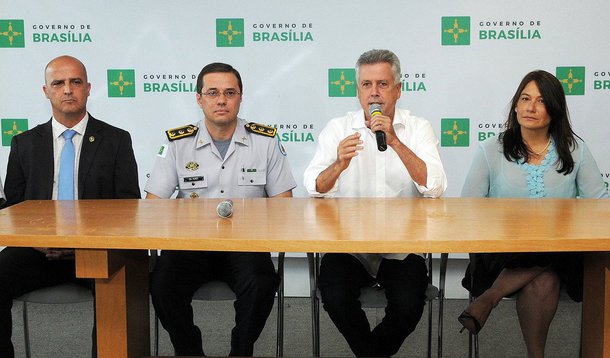 De acordo com o governo do Distrito Federal (GDF), comandado por Rodrigo Rollemberg, se comparado com 2014, o índice caiu de 693 para 614, uma queda de 11,4%, apesar de um ligeiro aumento no mês de dezembro — foram 65 no ano passado contra 49 no ano retrasado; em 2015, foram 475.670 ocorrências; dessas, 61,3% eram criminais, e 38,7%, administrativas; mais de 80% tratava-se de crimes contra o patrimônio, como roubos e furtos; o índice, no entanto, teve queda de 15,4% se comparado ao ano anterior