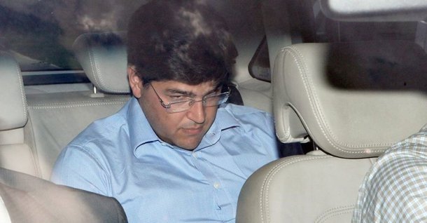 A Polícia Federal (PF) realiza operação na área nobre de Brasília; a ação é referente à operação Acrônimo e é um desmembramento de fatos ligados ao empresário Benedito Rodrigues de Oliveira Neto, o Bené, apontado pelas investigações como operador do governador de Minas, Fernando Pimentel, em esquema de corrupção e fraude eleitoral; Bené está preso há 20 dias