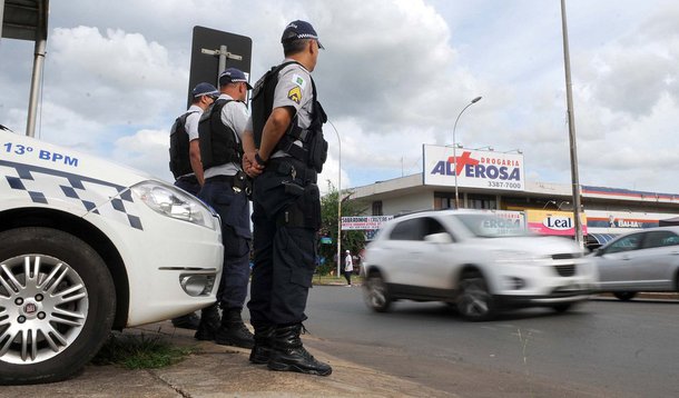 A política de segurança pública do governo de Brasília contribuiu para a redução de dois delitos que costumam traumatizar as vítimas: o sequestro-relâmpago e o roubo com restrição de liberdade; em 2015, foram 530 ocorrências registradas, contra 757 em 2014, o que configuram em diminuição de 30%; de acordo com levantamento feito pela Secretaria da Segurança Pública e da Paz Social, Paranoá e Sobradinho estão entre as regiões administrativas que apresentaram maior queda nessas duas modalidades criminosas (-69% e -68%, respectivamente)