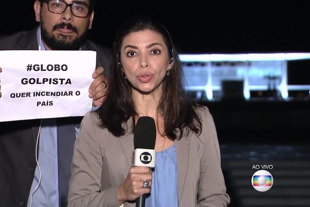 Está tudo às claras agora, embora seus meios de comunicação e seus sabujos tentem – em vão – nos convencer a todos do contrário: de que tudo em volta está certo. Certo? Certo como dois e dois são cinco!