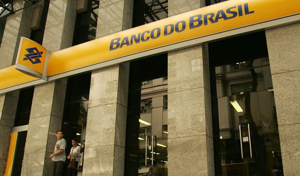 A BB Seguridade obteve lucro líquido de R$ 1,03 bilhão no fechamento do terceiro trimestre; valor representa uma alta de cerca de 25% sobre o mesmo período do ano anterior; em termos ajustados, o lucro líquido do braço de seguros do Banco do Brasil ficou em R$ 987,7 milhões, crescimento de 20% sobre igual período de 2014