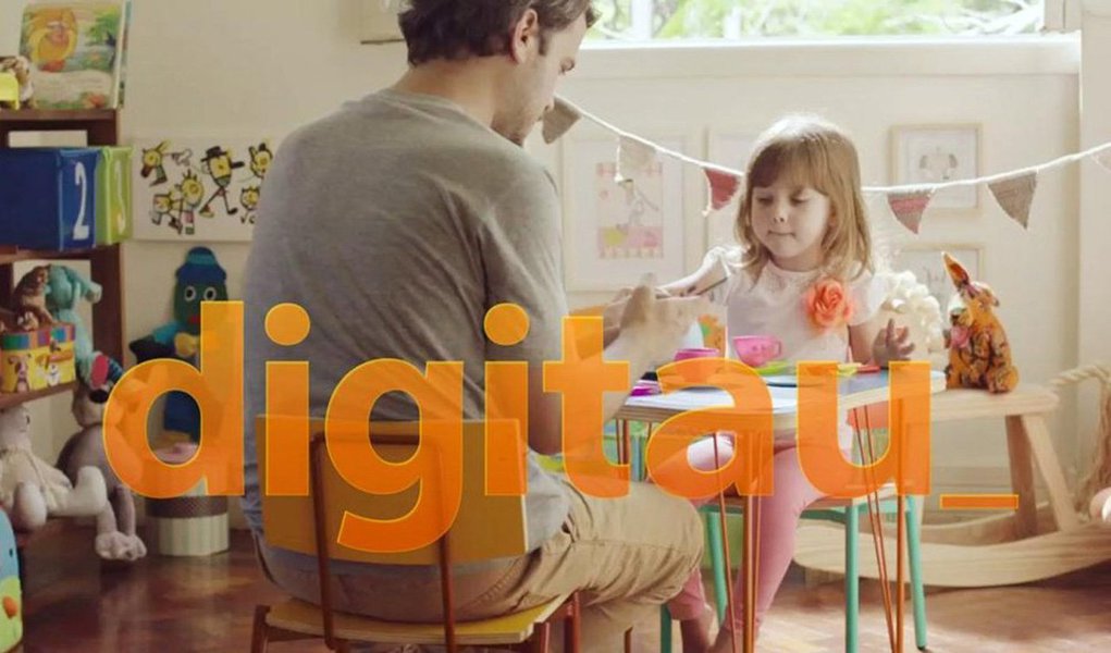 Consumidores reclamam que a campanha "Digitau" do banco Itaú pode induzir crianças a erros de ortografia; o órgão aceitou as reclamações com base no Código Brasileiro de Autorregulamentação Publicitária, que tem uma seção dedicada às crianças e aos jovens