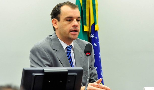 Procurador da República Frederico Paiva, responsável pelas investigações da Operação Zelotes, será ouvido nesta terça-feira, pela CPI que investiga a manipulação de julgamentos do Conselho Administrativo de Recursos Fiscais (Carf) ouvirá nesta terça-feira 22; "Poderemos saber como está sendo apurado esse esquema sem precedentes de crimes contra a ordem tributária e contra o sistema financeiro nacional", afirmou o deputado Paulo Pimenta (PT-RS); investigações apontam prejuízos de mais de R$ 20 bilhões aos cofres públicos em impostos não recolhidos