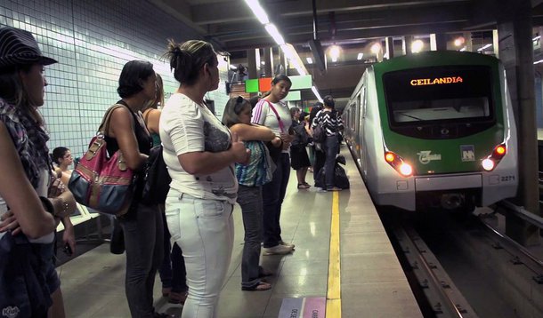 O Tribunal de Justiça (TJDFT) cassou liminar que suspendia processo licitatório da Companhia do Metropolitano do DF – Metrô/DF, para contratação de serviços de manutenção preventiva e corretiva do sistema metroviário local; a licitação havia sido suspensa por liminar concedida pelo juiz da 5ª Vara da Fazenda Pública; a previsão é de que os envelopes com as propostas sejam abertos no próximo dia 25; a concorrência prevê a prestação de serviços de manutenção preventiva e corretiva dos trens e é dividida em quatro lotes, com custo máximo estimado em R$ 78,2 milhões