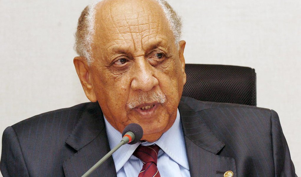 A Procuradoria-Geral da República pediu o início da execução da pena imposta ao ex-vice-governador Benedito Domingos. A petição, enviada ao Superior Tribunal de Justiça, é assinada pela subprocuradora-geral da República Raquel Dodge; Domingos, que foi vice na chapa que elegeu Joaquim Roriz, em 1998, foi condenado a seis anos de prisão por envolvimento em fraudes de licitações, para beneficiar empresas dos filhos em contratos de decoração natalina