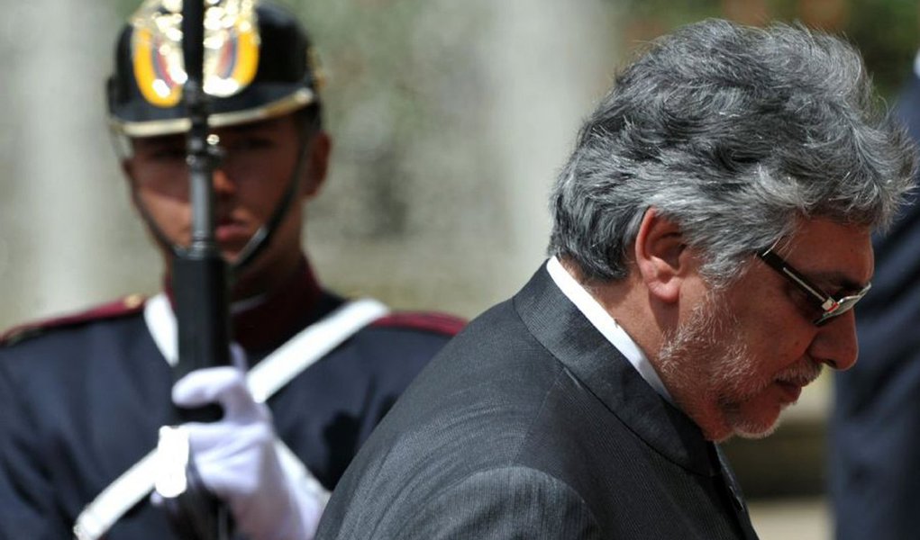 “Não gosto de maniqueísmo, mas o fato é que o mal venceu. Não se pode classificar de outra forma um grupo que reunia Globo, Eduardo Cunha, Michel Temer, Bolsonaro, Malafaia. É a escória da escória. Poucos anos atrás, quando ocorreu um golpe parlamentar no Paraguai, parecia impossível que a mesma coisa pudesse ocorrer no Brasil. Era coisa de republiquetas, pensávamos. Mas viramos um imenso Paraguai”, lamentou Paulo Nogueira, do DCM