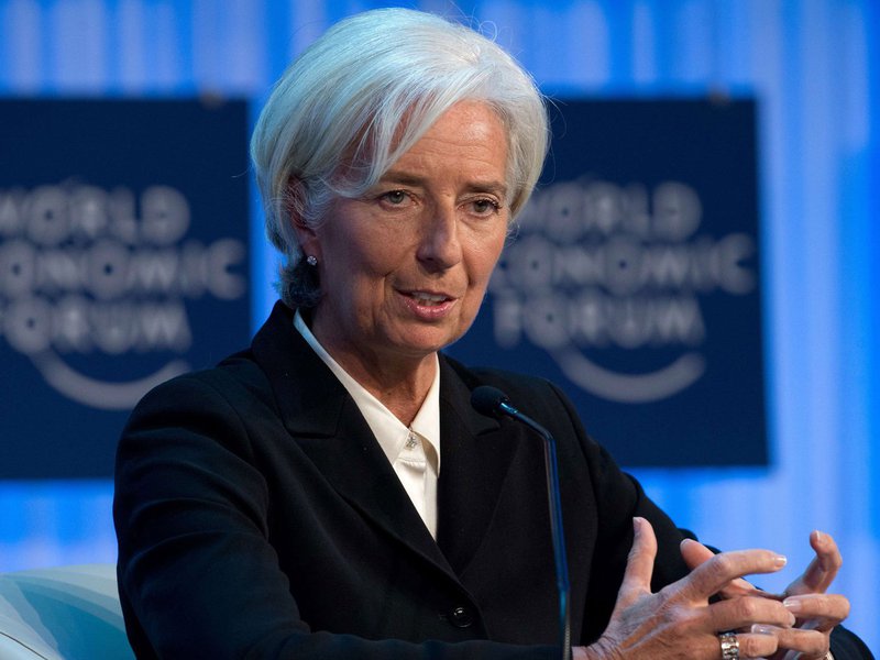 Constatação é de Christine Lagarde, diretora-gerente do FMI, que participa do Fórum Econômico Mundial em Davos, e que faz coro com vários líderes europeus que consideraram esta semana na Suíça que a chegada em massa de imigrantes à Europa compromete a sobrevivência das instituições europeias; Lagarde disse que o FMI considera que, se esta crise for bem gerida, poderá vir a beneficiar economicamente alguns países, concedendo-lhes um crescimento adicional