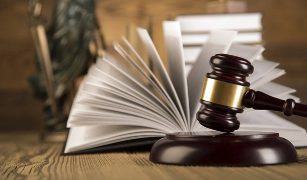 Número de pedidos de recuperações judiciais em 2015 foi o maior desde 2005; de acordo com a Serasa Experian, foram 1.287 recuperações judiciais requeridas em 2015, 55,4% maior do que em 2014, quando foram registradas 828 solicitações; setor de serviços lidera os pedidos de gênero, com requerimentos, seguido pelo comércio, com 404, e indústria, com 359 pedidos