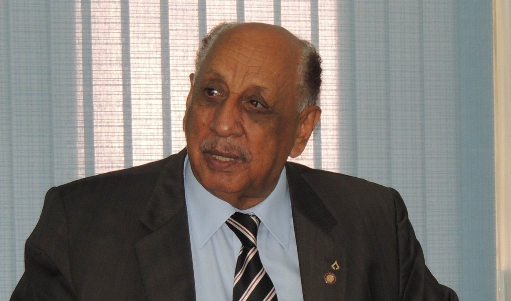 O ministro do STF Luiz Edson Fachin rejeitou pedido de liberdade feito pelo ex-vice-governador do Distrito Federal Benedito Domingos (PP); o político cumpre pena no Complexo Penitenciário da Papuda desde 8 de março por fraudar licitação; o ex-governador foi condenado em um processo do Conselho Especial do Tribunal de Justiça do Distrito Federal em 2013; a sentença indica que em 2008 o então administrador de Taguatinga agiu de forma decisiva para que o o governo do DF contratasse decoração de Natal da empresa do filho dele; cabe recurso