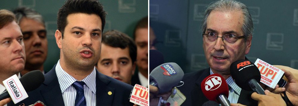 Reconduzido à liderança do PMDB na Câmara, Leonardo Picciani afirma que o resultado garante relação positiva com o governo federal e nega interferência do Planalto: “o governo torceu pela minha vitória, foi um posicionamento político, o que é legitimo. Mão não trabalhou não, porque se tratava de uma questão interna do PMDB”; segundo ele, o governo precisa concluir as pautas de incentivo à economia, e o Congresso precisa dar sua contribuição: “O que não pode haver é imobilismo”; sobre a derrota de Eduardo Cunha, afirma que vai buscar a união da sigla; ele defende o nome do prefeito Eduardo Paes para 2018 e diz não acreditar na cassação da chapa Dilma-Temer 