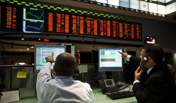 Ibovespa futuro disparava cerca de 6% nos primeiros negócios desta sexta-feira, (4); investidores reagiram à nova fase da operação Lava Jato envolvendo o ex-presidente Luiz Inácio Lula da Silva, alvo de mandado de condução coercitiva; na véspera, índice havia subido 5,12%, maior alta percentual diária desde outubro de 2009, com o agravamento da crise envolvendo o governo da presidente Dilma Rousseff