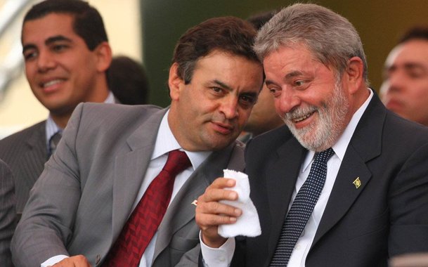 Jornalista Kiko Nogueira, do Diário do Centro do Mundo, relembra que Aécio Neves "fez aliança com o PT durante o primeiro mandato lulista e criou uma relação de absoluta proximidade", o que derruba o argumento do senador tucano de que não teria influência para indicar Dimas Toledo para a diretoria de Furnas, onde é acusado de ter comandado um esquema de propina