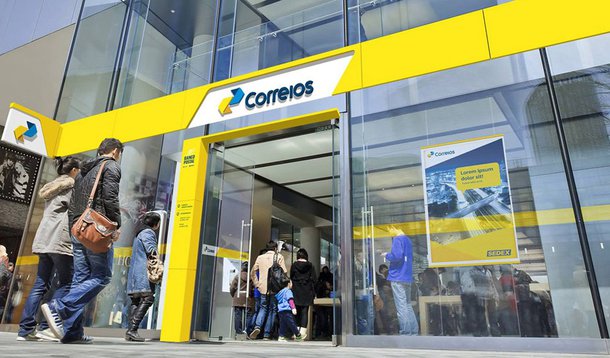 Diário Oficial da União publicou portaria autorizando a revisão das tarifas dos serviços postais e telegráficos, nacionais e internacionais, prestados exclusivamente pela Empresa Brasileira de Correios e Telégrafos (ECT); ajuste será de 8,89% e ajudará a diminuir o déficit no orçamento da estatal, que deve chegar a R$ 2 bilhões até o fim do ano