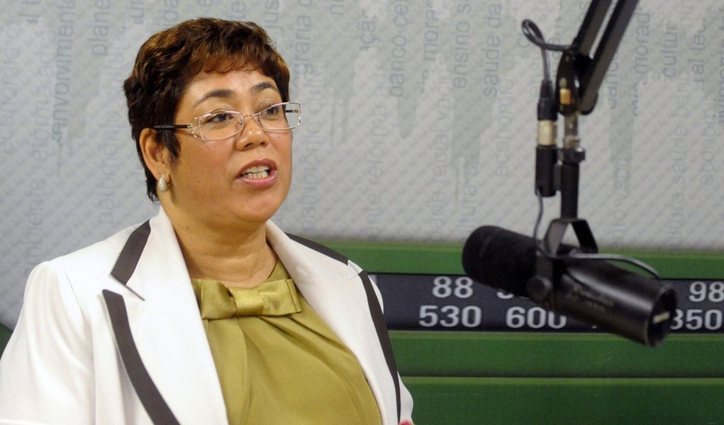 Em depoimento à Polícia Federal em dezembro, a ex-ministra da Casa Civil Erenice Guerra negou que tenha recebido propina para interferir em medidas provisórias investigadas na Operação Zelotes; ela admitiu atuação conjunta entre o escritório de advocacia dela e o JR Silva Advogados, de José Ricardo da Silva, preso na Zelotes, em um contrato para solucionar divida da empresa chinesa Huawei