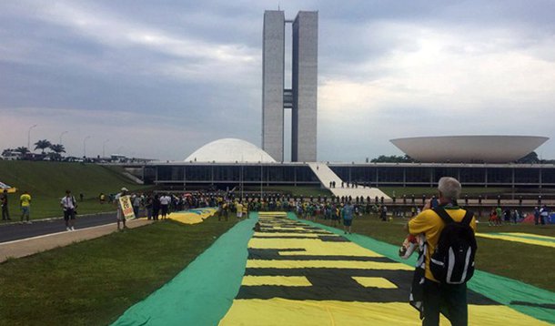 Até agora a mídia golpista evitou comentar o fiasco das marchas deste domingo. É como se o desastre não tivesse ocorrido