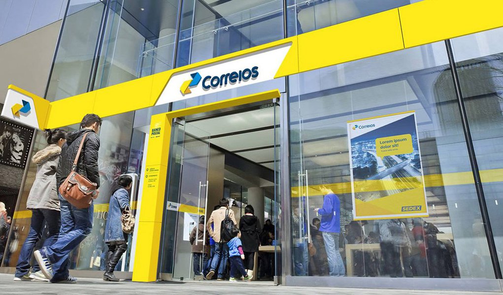 Diário Oficial da União publicou portaria autorizando a revisão das tarifas dos serviços postais e telegráficos, nacionais e internacionais, prestados exclusivamente pela Empresa Brasileira de Correios e Telégrafos (ECT); ajuste será de 8,89% e ajudará a diminuir o déficit no orçamento da estatal, que deve chegar a R$ 2 bilhões até o fim do ano
