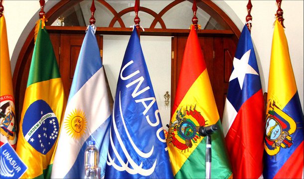 A União de Nações Sul-Americanas (Unasul) declarou nesta segunda (18) que o processo de impeachment contra a presidente Dilma Rousseff "pode chegar a afetar seriamente a democracia regional e a segurança jurídica do hemisfério"; para a organização, a decisão “constitui um motivo de séria preocupação para a região”; a Unasul afirmou ainda que confia no Senado brasileiro para deter o processo