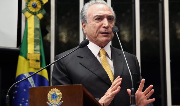Em texto do repórter André Barrocal, a revista Carta Capital afirma que esta era para ser uma "semana triunfante" para o vice-presidente Michel Temer, mas as coisas não saíram exatamente como imaginado. Ao contrário. Temer parece em apuros"; segundo ele, "uma dia após o rompimento, o gabinete do ministro Ricardo Berzoini, da Secretaria de Governo, viu uma romaria de parlamentares interessados em ocupar, diretamente ou via apadrinhados, as vagas disponíveis"; "Diante dos últimos acontecimentos e pelo que se ouve no PT e no Planalto, Michel Temer que se prepare. Se a última semana esteve longe de ser inesquecível, as próximas não devem ser diferentes", ressalta