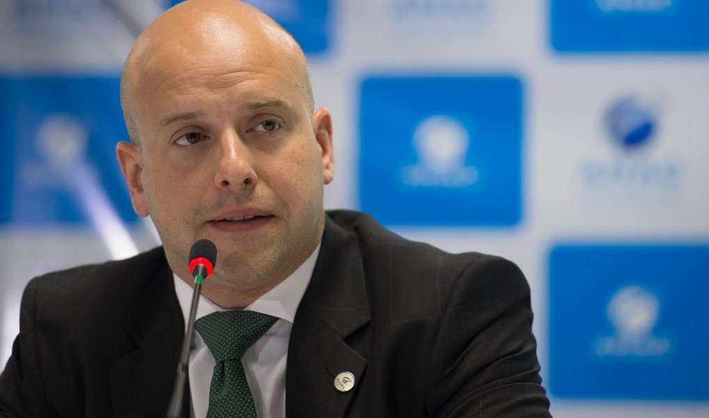  Diretor-presidente da Agência Nacional de Aviação Civil (Anac), Marcelo Guaranys,  reuniu-se com o ministro da Fazenda, Nelson Barbosa, para mostrar as dificuldades que o órgão terá para dar continuidade ao processo de concessões de aeroportos; razão esta no término do mandato de Guaranys, no próximo dia 19, e pelo fato de outro diretor, Cláudio Passos, também estar com o mandato prestes a terminar; "A minha preocupação é com o funcionamento da agência. Vai ficar sem quorum a partir de agora. Quando acabar o mandato, tenho que ser devolvido para o Ministério da Fazenda, além de ter uma regra de quarentena", disse Guaranys