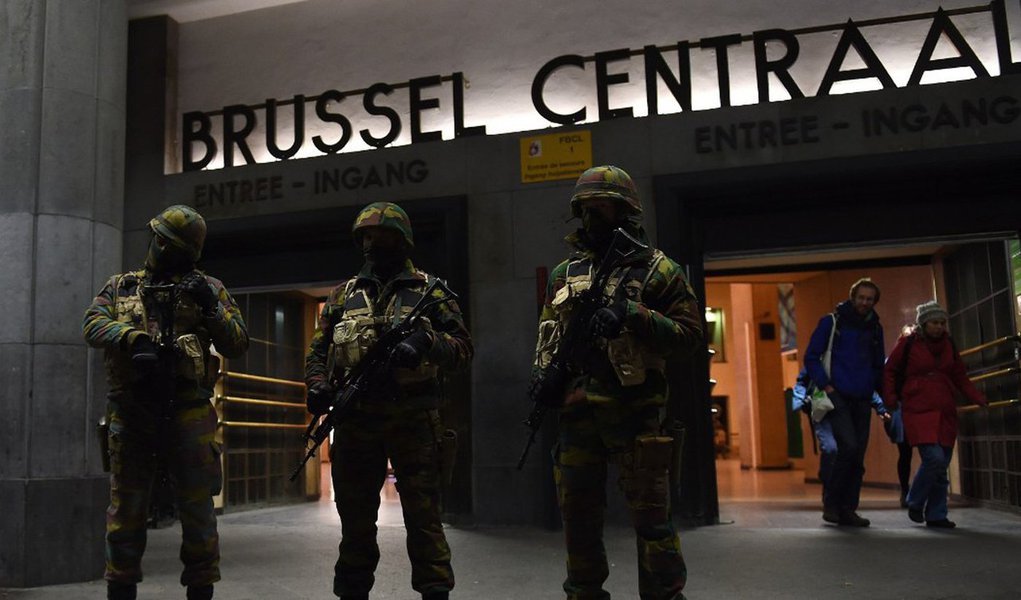 Segundo a imprensa local, os detidos Zakaria J., de nacionalidade belga e nascido em 1986, e Mustafa E., marroquino nascido em 1981, devem se apresentar nesta quinta-feira 21 a um juiz de instrução, que decidirá sobre a prisão preventiva