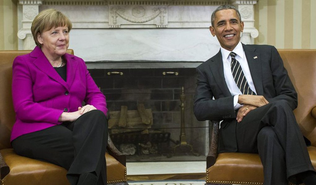 A chanceler alemã e o presidente dos Estados Unidos defenderam neste sábado selar um acordo de livre comércio entre os EUA e a Europa, pois isso iria impulsionar o crescimento de ambos os lados do Atlântico; Angela Merkel deve discutir o chamado Acordo Transatlântico de Comércio e Investimentos (TTIP, na sigla em inglês) com Barack Obama quando ele visitar uma feira de negócios em Hanover no domingo e na segunda-feira
