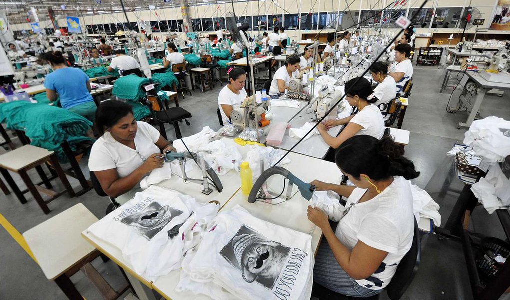 Indicador passou de 75,1 para 77,8 pontos, o maior patamar desde março de 2015; a alta do índice na prévia de abril foi provocada principalmente pelo otimismo dos empresários da indústria em relação aos meses seguintes; o Índice de Expectativas avançou 3,5 pontos, chegando a 75,5 pontos