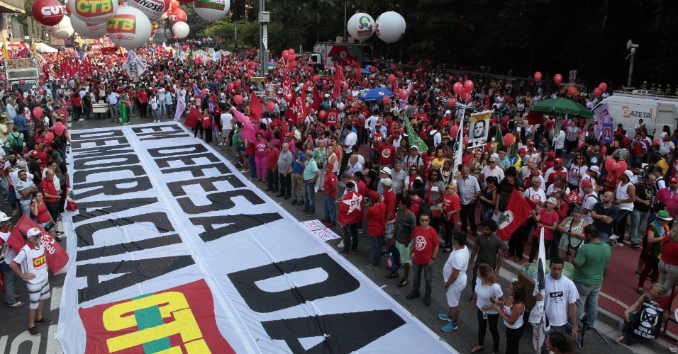 Foi em paz que milhares de brasileiros mostraram que não aceitarão rupturas institucionais ou se intimidarão frente a onda fascista que pretende derrubar um governo legitimamente eleito pela maioria