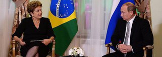 “Observamos atentamente o agravamento da situação no Brasil, surgido por causa da decisão tomada pela câmara baixa do Congresso Nacional de iniciar o impeachment da presidente do país. A Rússia está ligada com o Brasil por laços de parceria estratégica, por uma experiência bem-sucedida de cooperação em várias plataformas — ONU, G20, BRICS. Esperamos que os problemas que possam surgir neste período complexo para nosso parceiro sejam solucionados no âmbito do Direito Constitucional, sem intervenções externas”, diz nota da chancelaria russa 