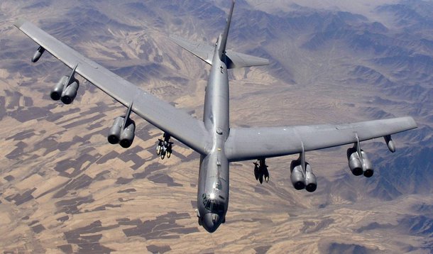 Estados Unidos acionaram um bombardeiro B-52 em um voo de baixa altitude neste domingo, 10, sobre a cidade de Osan, na Coreia do Sul, seu aliado, em uma demonstração de força após o teste nuclear da Coreia do Norte na semana passada; voo veio "em resposta às recentes ações provocativas da Coreia do Norte", disse o exército dos EUA; Osan fica ao sul de Seul e a cerca de 100 quilômetros da fronteira com a Coreia do Norte
