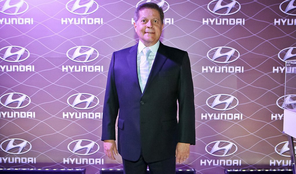 Companhias offshore ligadas ao empresário Carlos Alberto de Oliveira Andrade, dono da rede de concessionárias CAOA e da montadora Hyundai no Brasil, abertas pelo escritório panamenho da Mossack Fonseca, usaram dois contadores que fizeram delação premiada na Lava Jato; ao registrar como diretores seus contadores José Roberto de Toledo, Roberto Trombeta e Rodrigo Morales, o proprietário da CAOA garantiu sigilo quase absoluto em relação a essas empresas; os dados foram divulgados pelo ‘Panama Papers’