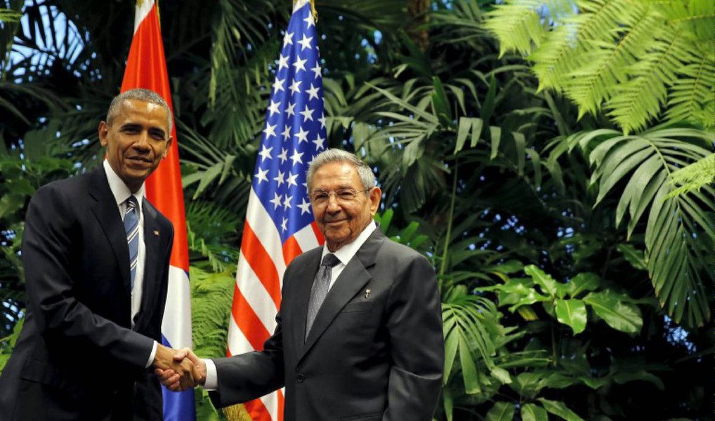 Presidente dos Estados Unidos disse que os dois tiveram discussões "francas e sinceras" sobre direitos humanos, assim como em áreas de cooperação; Raúl Castro afirmou que eles poderiam atingir um nível muito melhor nas relações, se os Estados Unidos retirassem o embargo comercial de 54 anos à ilha