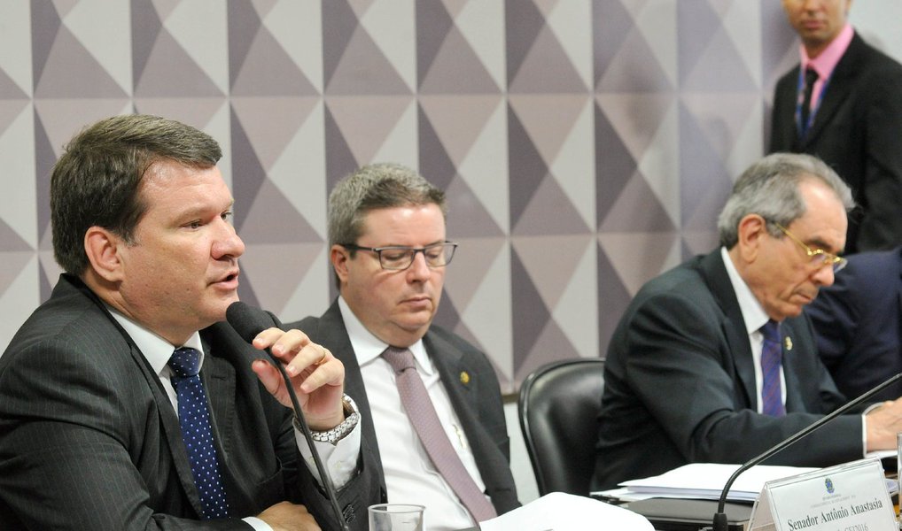 Diretor da Faculdade de Direito da Universidade do Estado do Rio de Janeiro (UeRJ), Ricardo Lodi Ribeiro, afirmou na comissão especial do impeachment no Senado que os atrasos em repasses desses recursos pelo governo ao Banco do Brasil só pode ser considerado uma situação de inadimplemento de um direito previsto em lei; “Toda vez que o governo paga subvenções econômicas ao Banco do Brasil o faz em face de dívida que tem origem em lei. Não há qualquer adiantamento de recursos que possa se assemelhar a uma operação de crédito. No Plano Safra, não há como inserir esta relação jurídica de operação de crédito ou de pedaladas. Nunca, ninguém no Brasil considerou que subvenção econômica fosse operação de crédito”