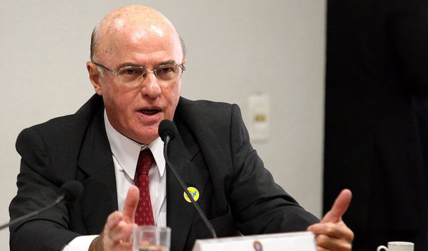 Justiça Federal do Rio determinou a retirada da tornozeleira eletrônica do ex-presidente da Eletronuclear Othon Luiz Pinheiro da Silva; o almirante é acusado de corrupção e lavagem de dinheiro na Operação Lava Jato; ele é réu acusado de receber ao menos R$ 4,5 milhões em propinas com o objetivo de facilitar a contratação dos consórcios responsáveis pelas obras da usina de Angra 3