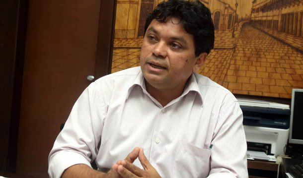 O secretário estadual de Comunicação e Assuntos Políticos e presidente do PCdoB no Maranhão, Márcio Jerry, reafirmou, durante entrevista concedida no fim de semana, que o governador do Maranhão, Flávio Dino, não participará do processo eleitoral em São Luís; o partido, no entanto, manterá a aliança com o atual prefeito de São Luís, Edivaldo Holanda Jr, por coerência; “O PCdoB ajudou a eleger o prefeito Edivaldo Holanda Junior, foi uma peça fundamental para elegê-lo. O PCdoB integra o governo Edivaldo Holanda Junior e, nada mais lógico, que o PCdoB apoiar a reeleição dele”, disse Jerry