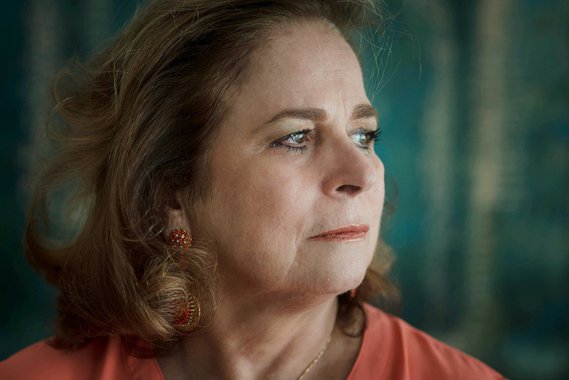 "Vergonha dos companheiros da imprensa – não mais os chamarei de companheiros – que ajudaram a fazer ferver esse caldeirão para desestabilizar o Brasil e promover o caos, disseminando meias verdades, verdades transversas, dados manipulados, insinuações cínicas", diz a jornalistas Hildegard Angel, uma das principais colunistas do País