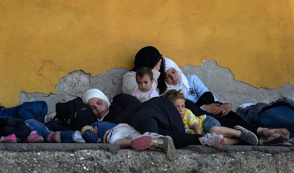 Relatório divulgado pela ONU nesta semana revela que mulheres e crianças que chegam à Europa na condição de refugiadas teriam sido estupradas por europeus como forma de "pagar" pelas documentações necessárias ou mesmo pela própria viagem