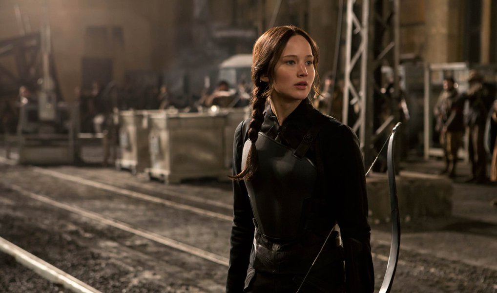 Jogos Vorazes: A Esperança - O Final" dominou as bilheterias dos cinemas norte-americano neste fim de semana, arrecadando US$ 101 milhões; desempenho, porém, ficou abaixo das projeções que apontavam que o filme chegaria a US$ 120 milhões em seu fim de semana inicial nos cinemas