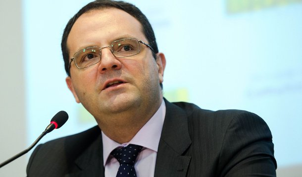 Balança comercial brasileira pode ter superávit de US$ 50 bilhões em 2016, segundo o ministro do Planejamento, Orçamento e Gestão, Nelson Barbosa; projeção é é do banco de investimentos Credit Suisse; "É uma previsão de mercado", destacou; projeção para 2015 é que o saldo da balança comercial registre um superávit de US$ 15 bilhões