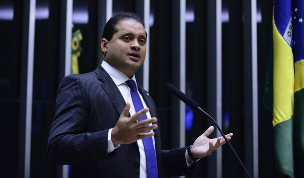 O líder do PDT, deputado Weverton Rocha (MA), reafirmou que vai votar contra o impeachment da presidente Dilma Rousseff neste domingo (17); ele ressaltou, no entanto, que nesse processo, todos são perdedores