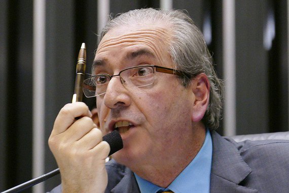 Maranhão esteve na sexta-feira com Cunha e esse tema teria sido discutido entre eles. O presidente afastado da Casa está se sentindo abandonado pelos antigos aliados e percebeu que não conseguiria se livrar da prisão e nem influenciar em mais nada no Congresso se porventura Dilma viesse a ser afastada nesta quarta-feira