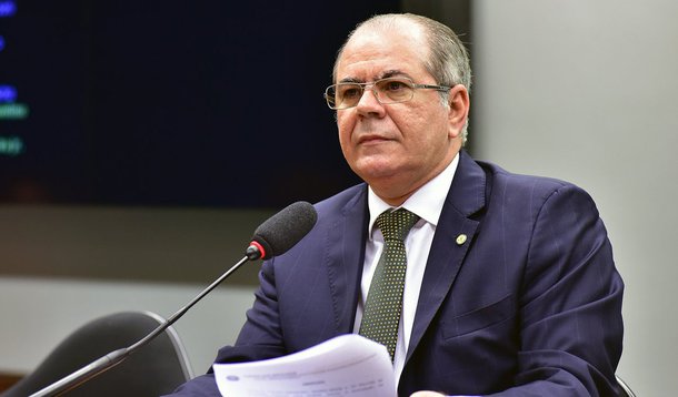 A Juventude do PMDB emitiu nota afirmando que fará representação ao Conselho de Ética e Disciplina do partido com o objetivo de apurar os abusos e as agressões verbais do deputado federal Hildo Rocha por ter dito em entrevista que a JPMDB é formada por “delinquentes”