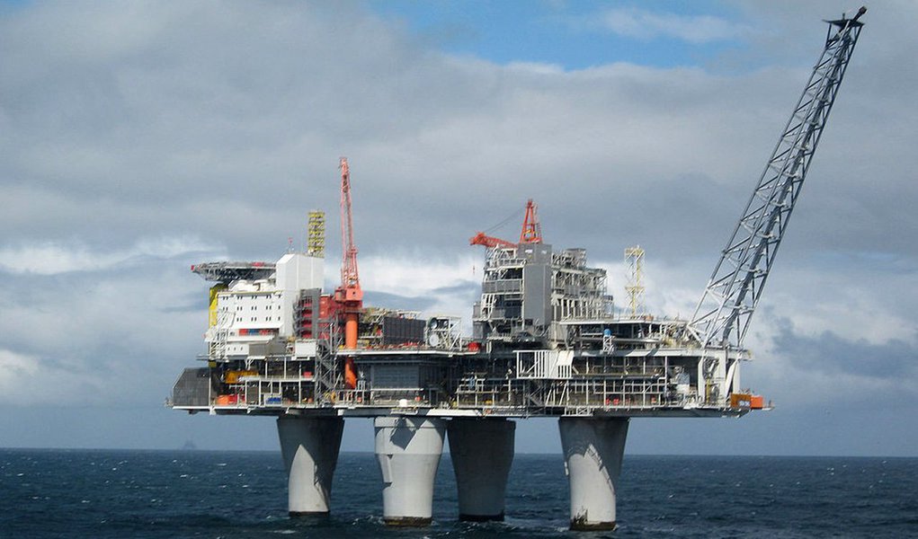 O percentual representa 178 mil barris de petróleo da produção diária da companhia; a Petrobras destacou que está adotando ações para reduzir os impactos do movimento grevista; “A Petrobras continua tomando as medidas necessárias para garantir a manutenção de suas atividades, preservando suas instalações e a segurança de seus trabalhadores”, informou a companhia