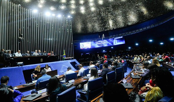 O presidente da comissão especial do impeachment no Senado, Raimundo Lira (PMDB-PB), disse que o próximo passo do processo – votação do relatório de Antonio Anastasia (PSDB-MG) em plenário – pode levar dois dias; a demora deve-se ao fato de que, na próxima votação, cada um dos 81 senadores terá 15 minutos para se manifestar, o que pode resultar em pelo menos 20 horas de debates