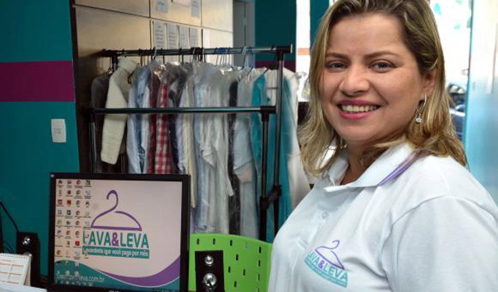 Modelo de negócio que exige investimento inicial pequeno, de até R$ 80 mil, tem despartado o interesse dos brasileiros, segundo números da Associação Brasileira de Franchising (ABF); de acordo com a entidade, em 2011 havia 336 redes classificadas como microfranquias no país; em 2012, o número passou a 368, uma alta de 9,5%